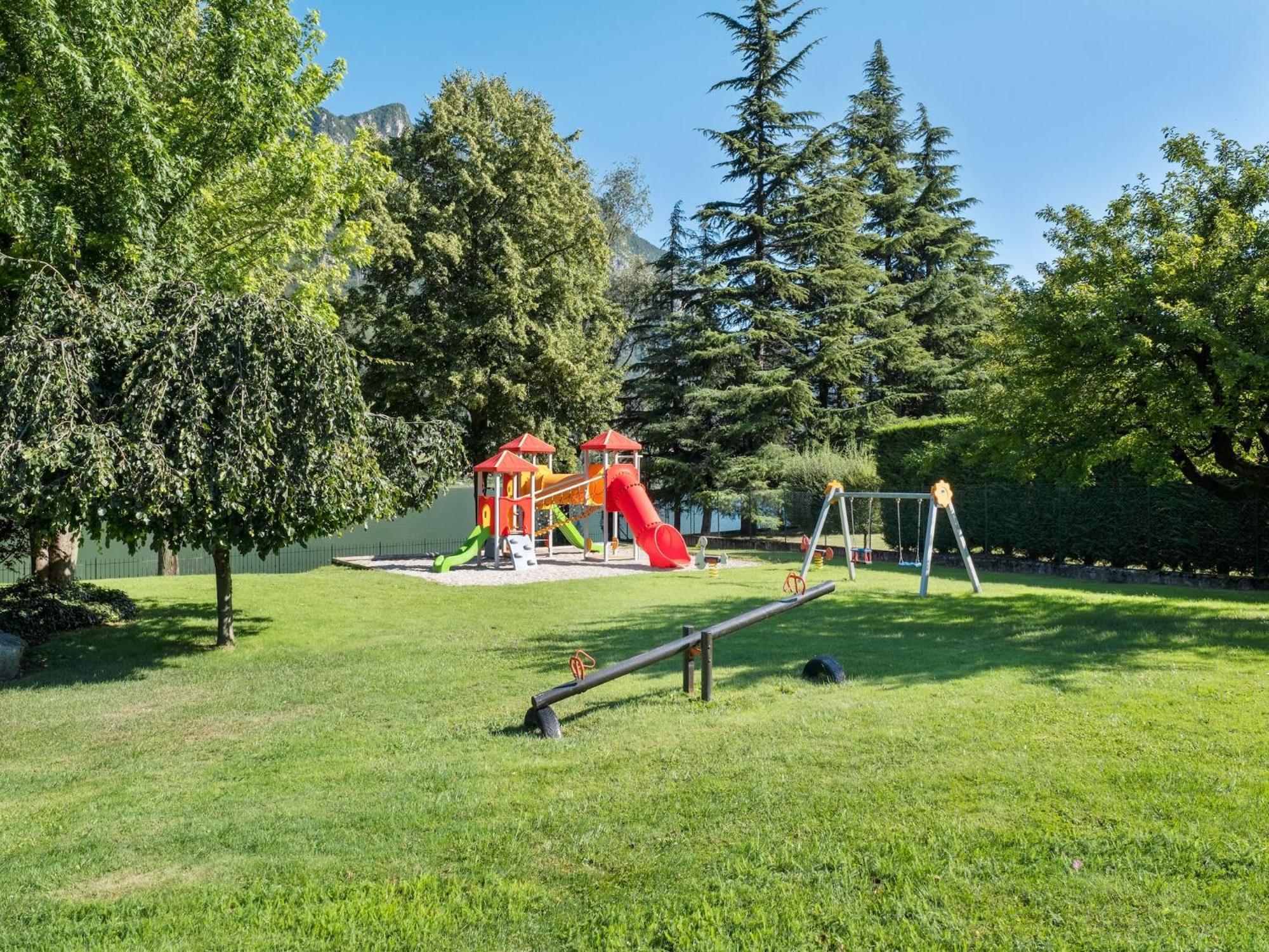 Spacious Apartment In Idro With Shared Pool Crone Dış mekan fotoğraf