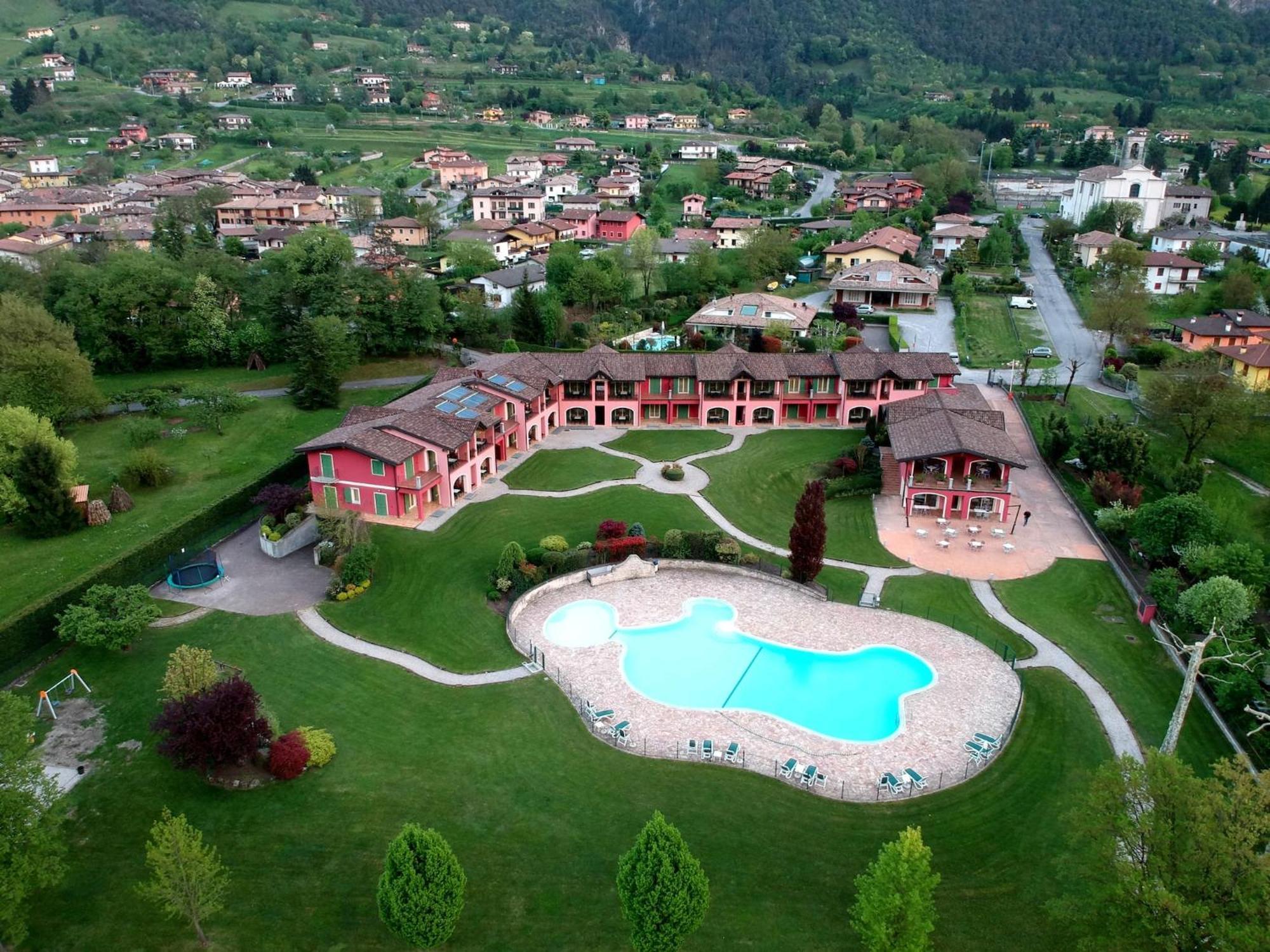 Spacious Apartment In Idro With Shared Pool Crone Dış mekan fotoğraf
