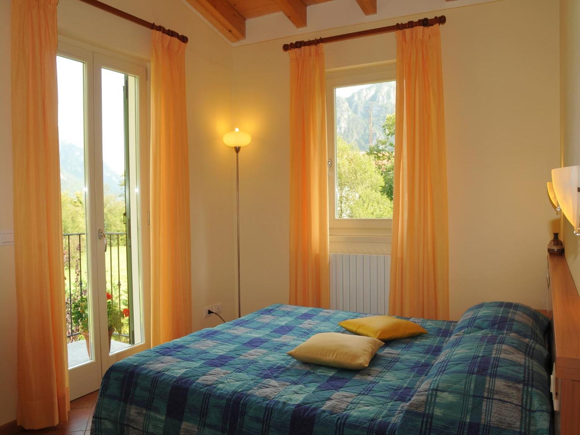 Spacious Apartment In Idro With Shared Pool Crone Dış mekan fotoğraf