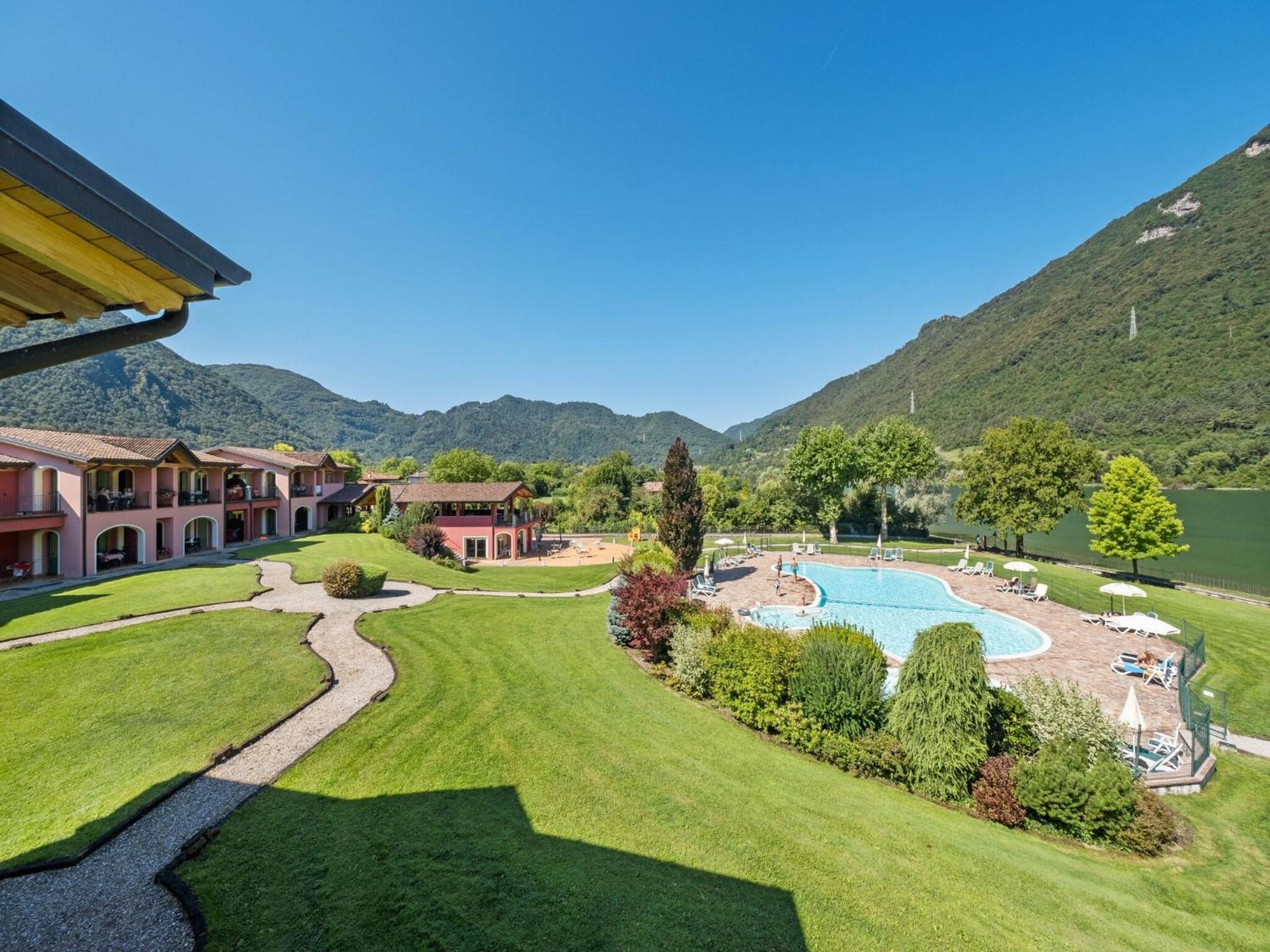 Spacious Apartment In Idro With Shared Pool Crone Dış mekan fotoğraf