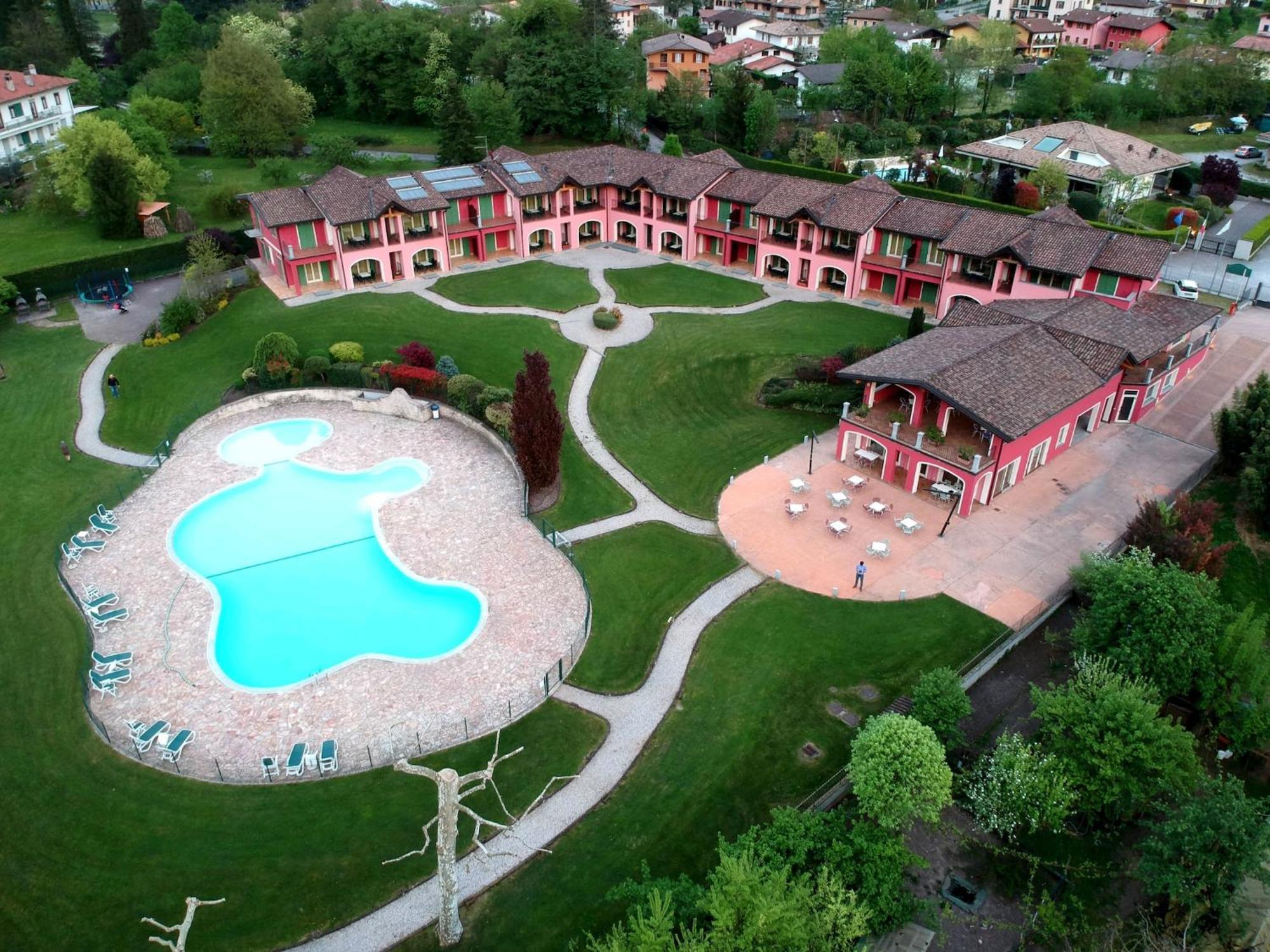 Spacious Apartment In Idro With Shared Pool Crone Dış mekan fotoğraf