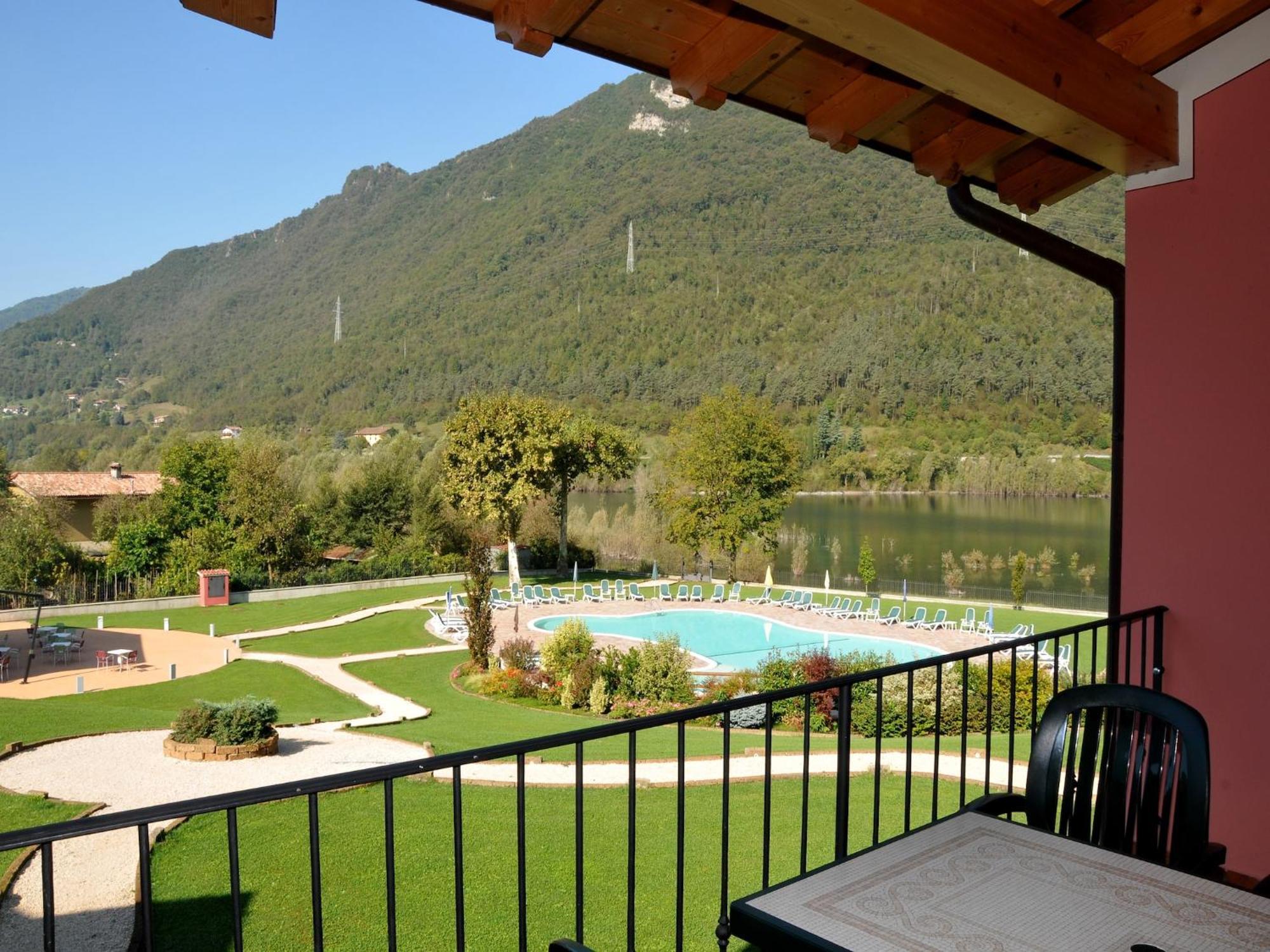 Spacious Apartment In Idro With Shared Pool Crone Dış mekan fotoğraf