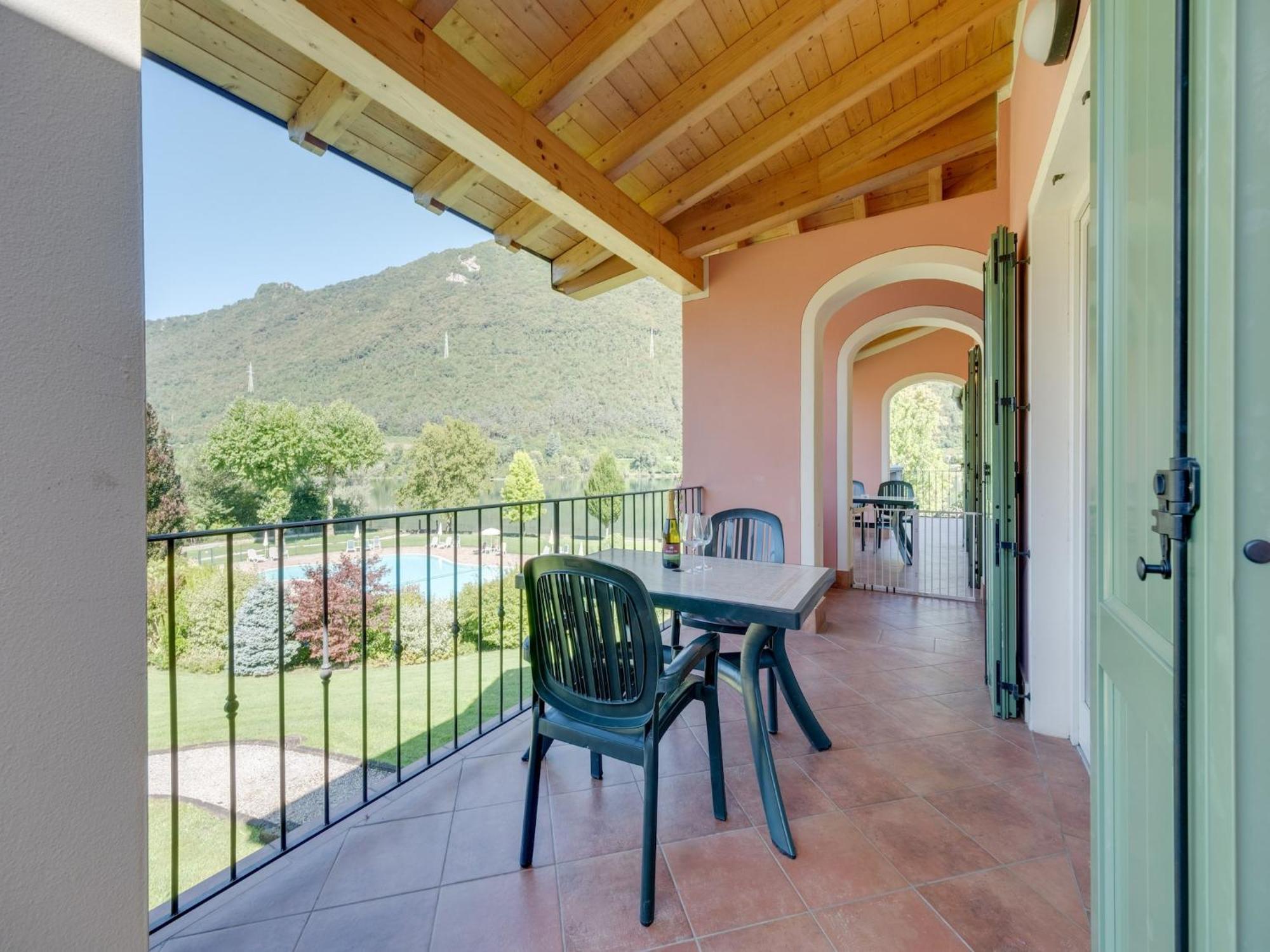 Spacious Apartment In Idro With Shared Pool Crone Dış mekan fotoğraf