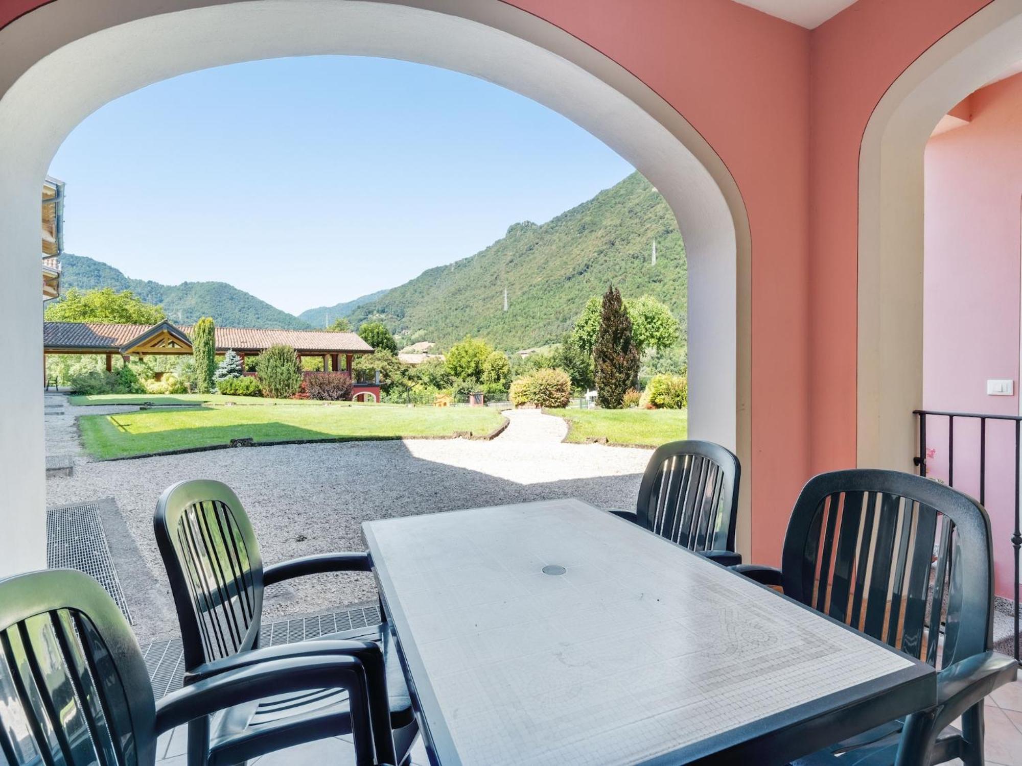 Spacious Apartment In Idro With Shared Pool Crone Dış mekan fotoğraf